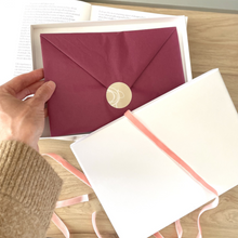 Load image into Gallery viewer, Bookmark Gift Box
